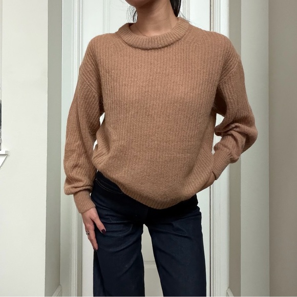 Everlane Women's Alpaca Cocoon Tan Crew Neck Sweater - Picture 2 of 11
